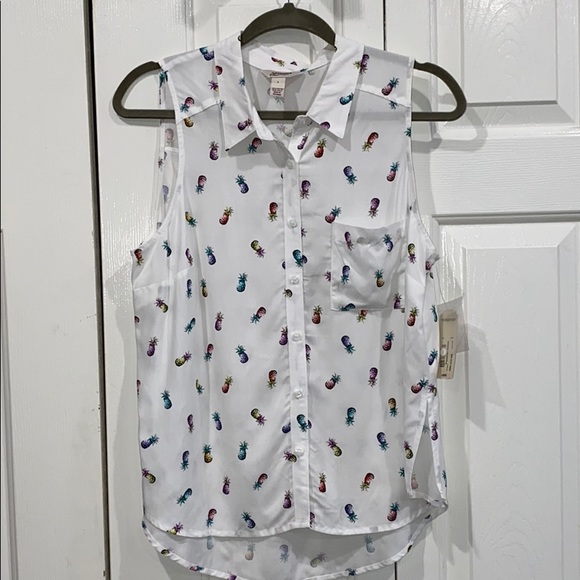 Arizona Jean Company Tops - NWT Colorful Pineapple sleeveless blouse top Sz L